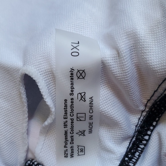 Ladies one pc. Swimsuit size 0XL - Picture 7 of 7